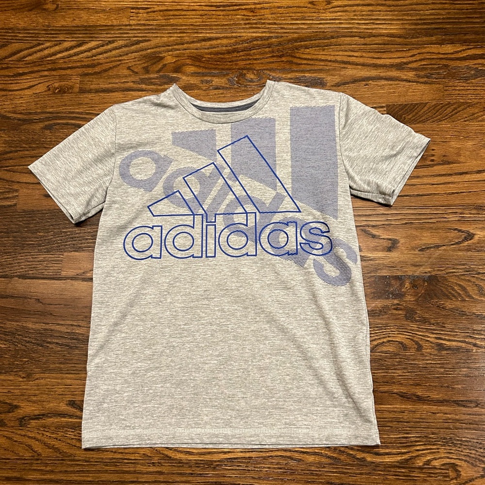 Adidas T-shirt. Boys size 10/12